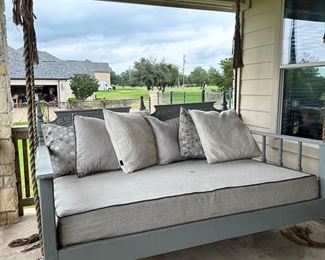 Hanging porch bed/swing