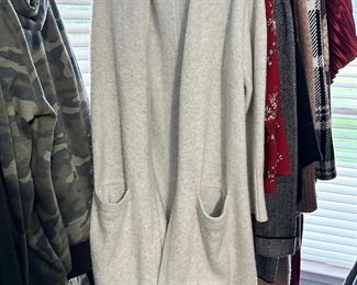 Women's Clothing. Range in sizes from M-XL. Dress sizes range from 6-14. Brands like Free People, Hollister, the Loft, Lucky, Nike, North Face, Patagonia, Under Armor, and many boutique brands. 