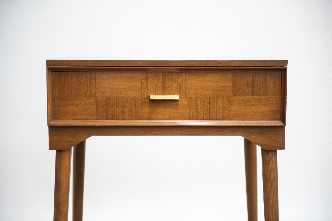 Mid Century Modern Online Auction in Salem, OR starts on 4/22/2023