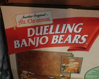 DUELLING BANJO BEARS