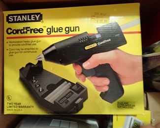 GLUE GUN