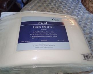 SHEETS - BLANKETS - PILLOWS - PILLOW CASES