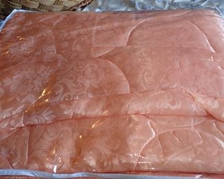 SHEETS - BLANKETS - PILLOWS - PILLOW CASES