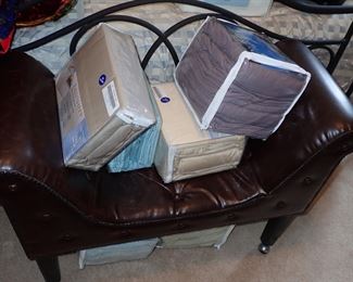 SHEETS - BLANKETS - PILLOWS - PILLOW CASES