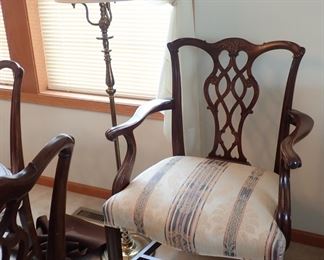 EXCEPTIONAL DINING TABLE WITH DETAILED CHAIRS AND LEAVES
