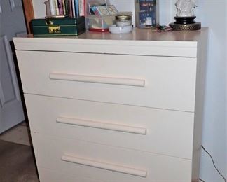4 DRAWER DRESSER