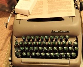 VINTAGE SMITH CORONA