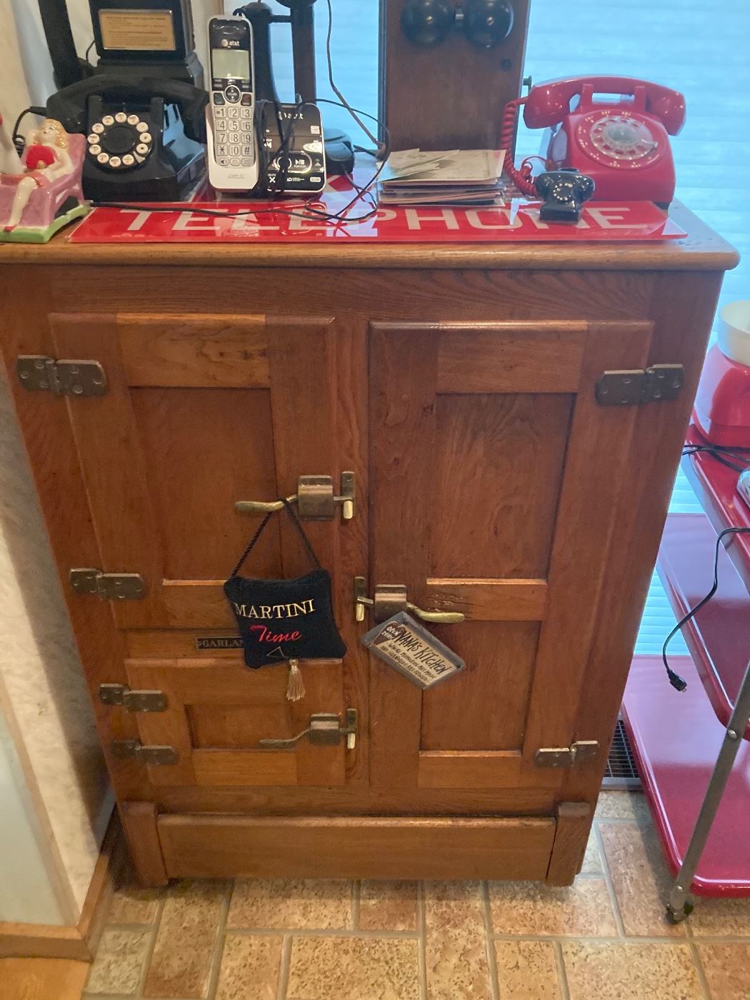 Estate sale with antiques in Brielle, NJ starts on 4/29/2023