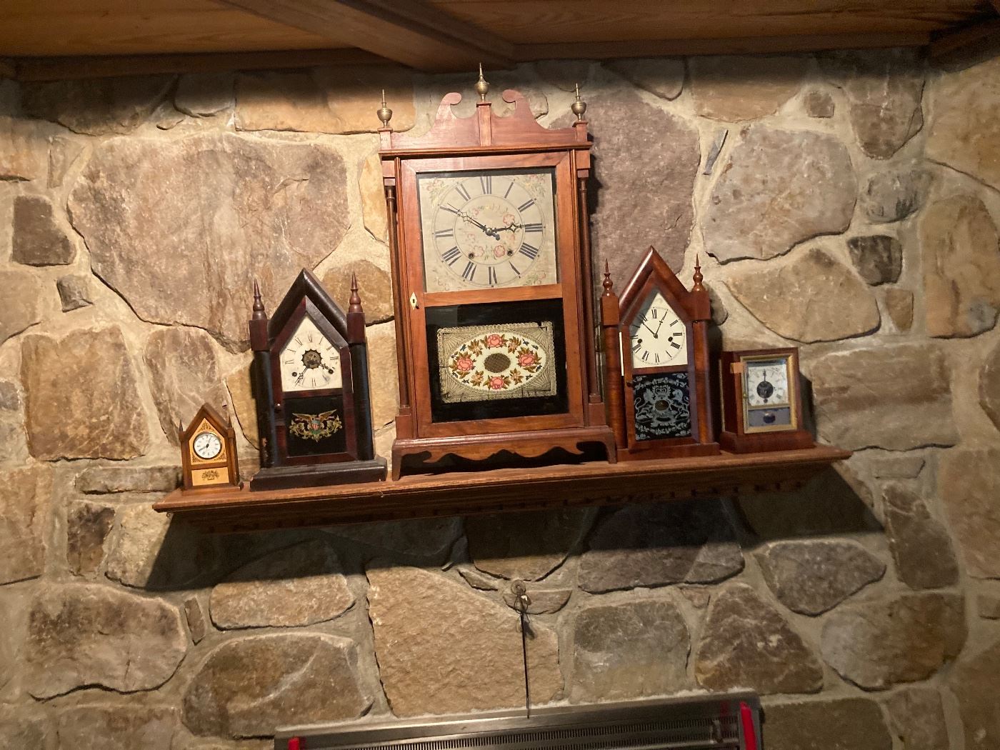 Estate sale with antiques in Brielle, NJ starts on 4/29/2023