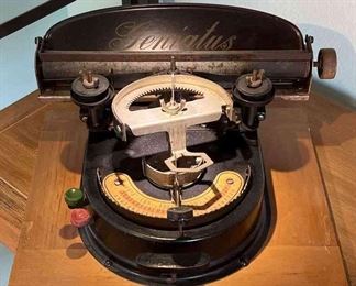 Geniatus Vintage Writer