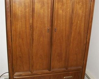 Thomasville - Has matching Pier Headboard and Dresser