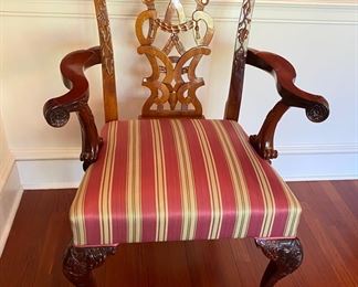 8 mahogany Chippendale-style chairs   