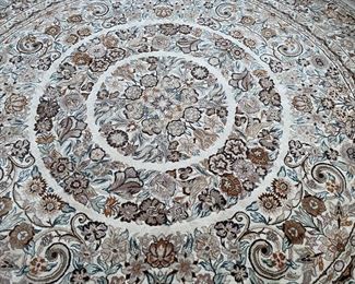 Round Oriental rug 6'3" diameterRound Oriental rug 6'3" diameter     $500.00