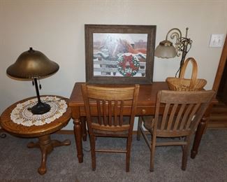 table and chairs, lamps, side table