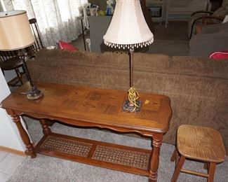 sofa table, lamps