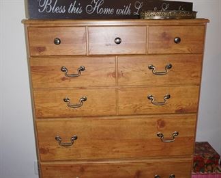 chest of drawers