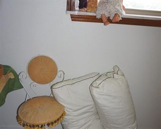 chair, pillows