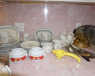 dish set, Campbells soup bowls,