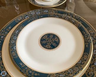 Royal Doulton Carlyle 5 Piece Place Setting (4 Sets)