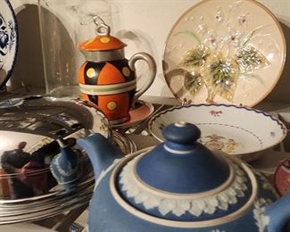 Majolica, late 19th century, early 20th century pottery, ceramics, china