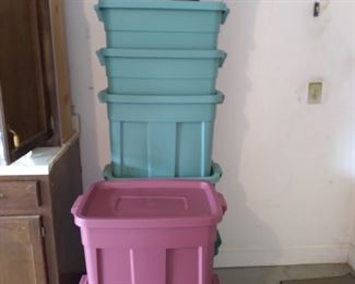 rubbermaid tubs