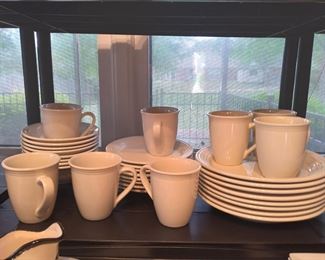 White 8 piece dish set (including large mugs)