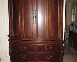 Nice armoire