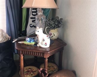 Lamp table with crystal lamp, Bosons Decorator Plates, large stuffed Moose