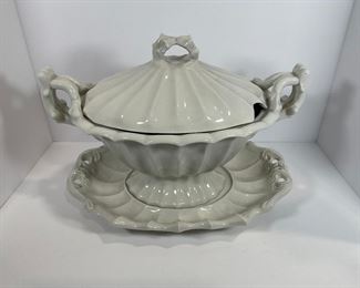 Vintage Red Cliff Stone Taureen