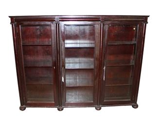 
Lot 511
Antique mahogany 3 door bookcase with keys approx. 71" w x 14" d x 54" h
