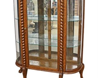 
Lot 524
Nice antique oak 1 door curved crystal cabinet with glass shelves, has been refinished
