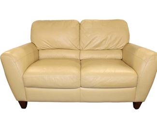 
Lot 534
Nice Italian leather 2 cushion loveseat by ItalSofa
