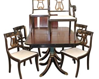 
Lot 628
Vintage Asian decorated 7pc dining room set with 3 leaves
