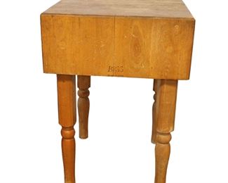 
Lot 661
Nice Boos butcher block, very nice size
