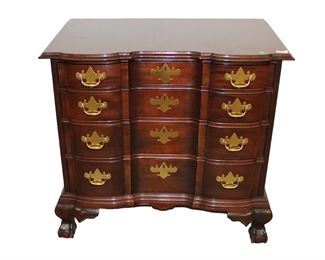 
Lot 678
Councill solid mahogany block front 4 drawer bachelor chest
