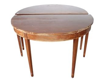 
Lot 783
2pc mahogany table

