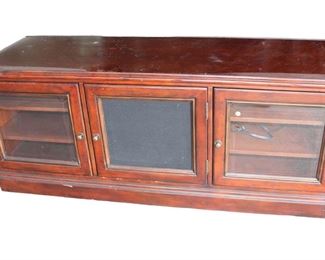 
Lot 800
Mahogany 3 door credenza/media cabinet
