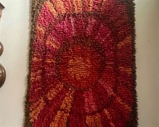 VINTAGE HOOK RUG