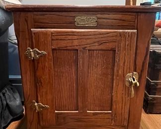 VINTAGE WHITE CLAD ICE BOX