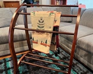 BLANKET RACK