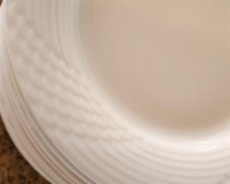 Hutschenreuther Scala Bianca set of china, cups, saucers, teapot, plates, platers