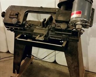 Metal cutting band saw