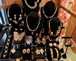 18k gold & onyx Charles Turi necklace, 18k spiral diamond necklace and earrings, 18k diamond butterfly brooch, Charles Turi 18k gold, diamond and onyx bracelet, Van Cleef & Arpel Alhambra watch….so, so good!