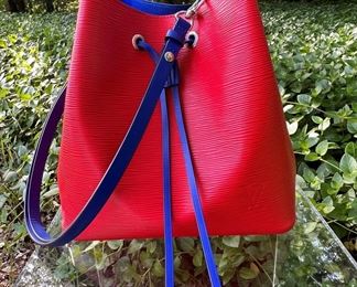 Louis Vuitton Neonoe Epi Leather Shoulder bag Coquelicot