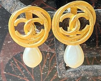 Vintage Chanel Logo dangle pearl earrings