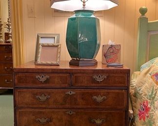 Bedside English petit chest - pair of Oriental lamps