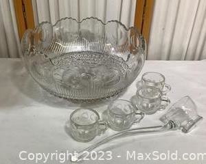 wlarge glass punchbowl and 24 cups351 t