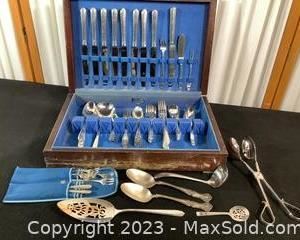 wmixed lot of flatware in storage box991 t