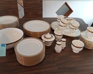 Mikasa 'Crown Jewel' Dinner Set