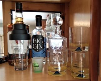 Crystal Decanter, Barware and Contents of Cabinet